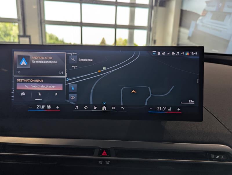 2025 BMW iX - Image 31