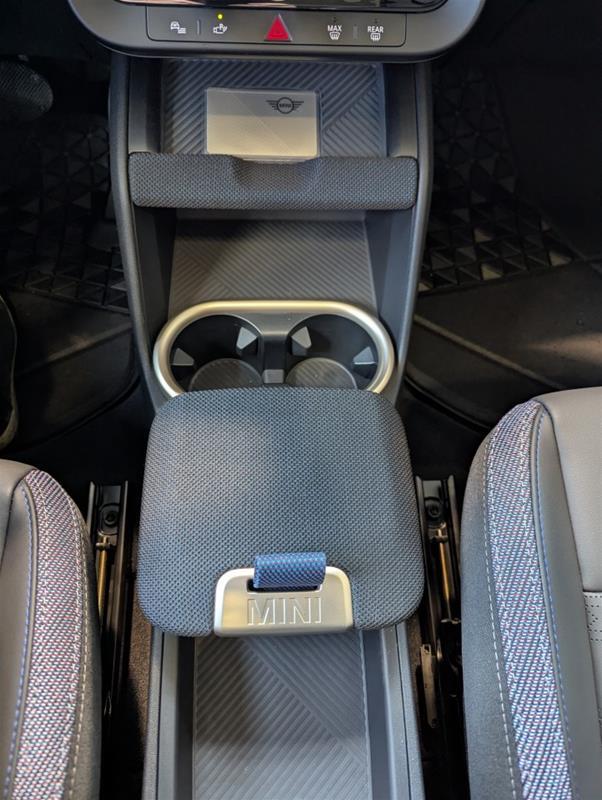 2025 MINI Countryman - Image 13