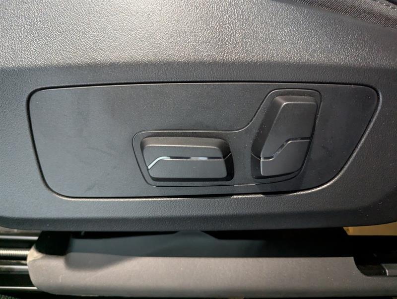 2025 BMW X1 - Image 17