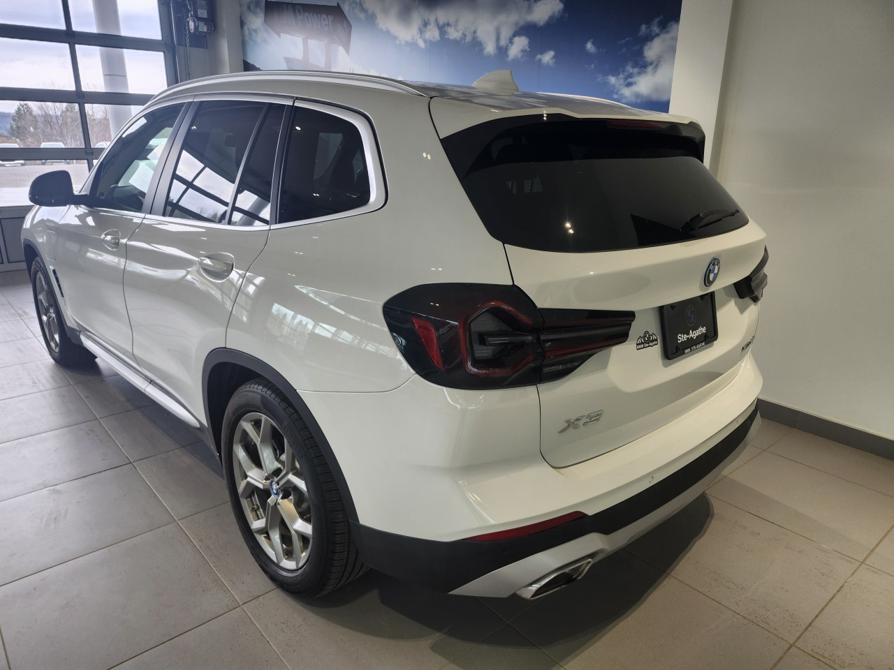 2023 BMW X3 - Image 4