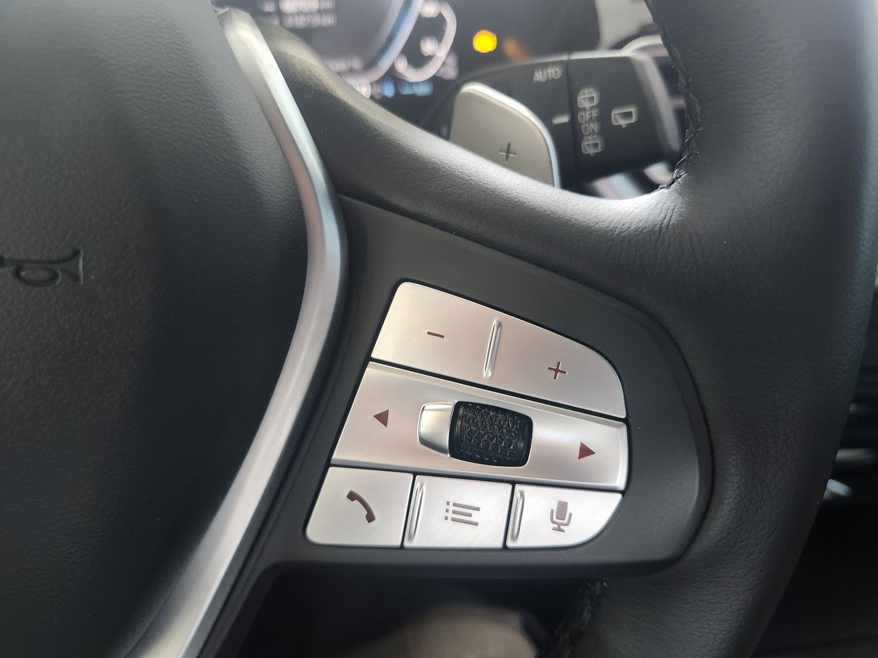 2023 BMW X3 - Image 17