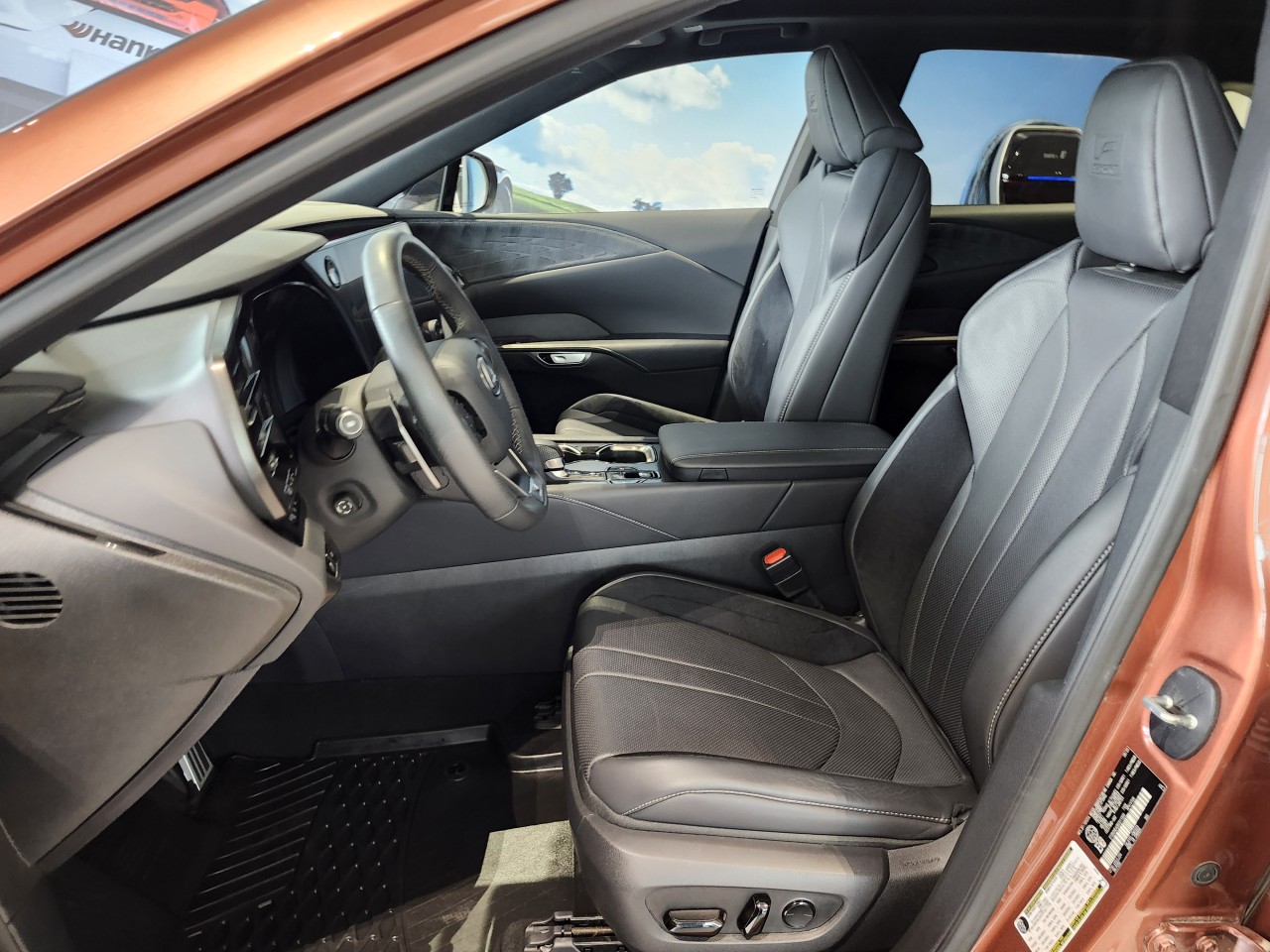 2024 Lexus RX500h - Image 13