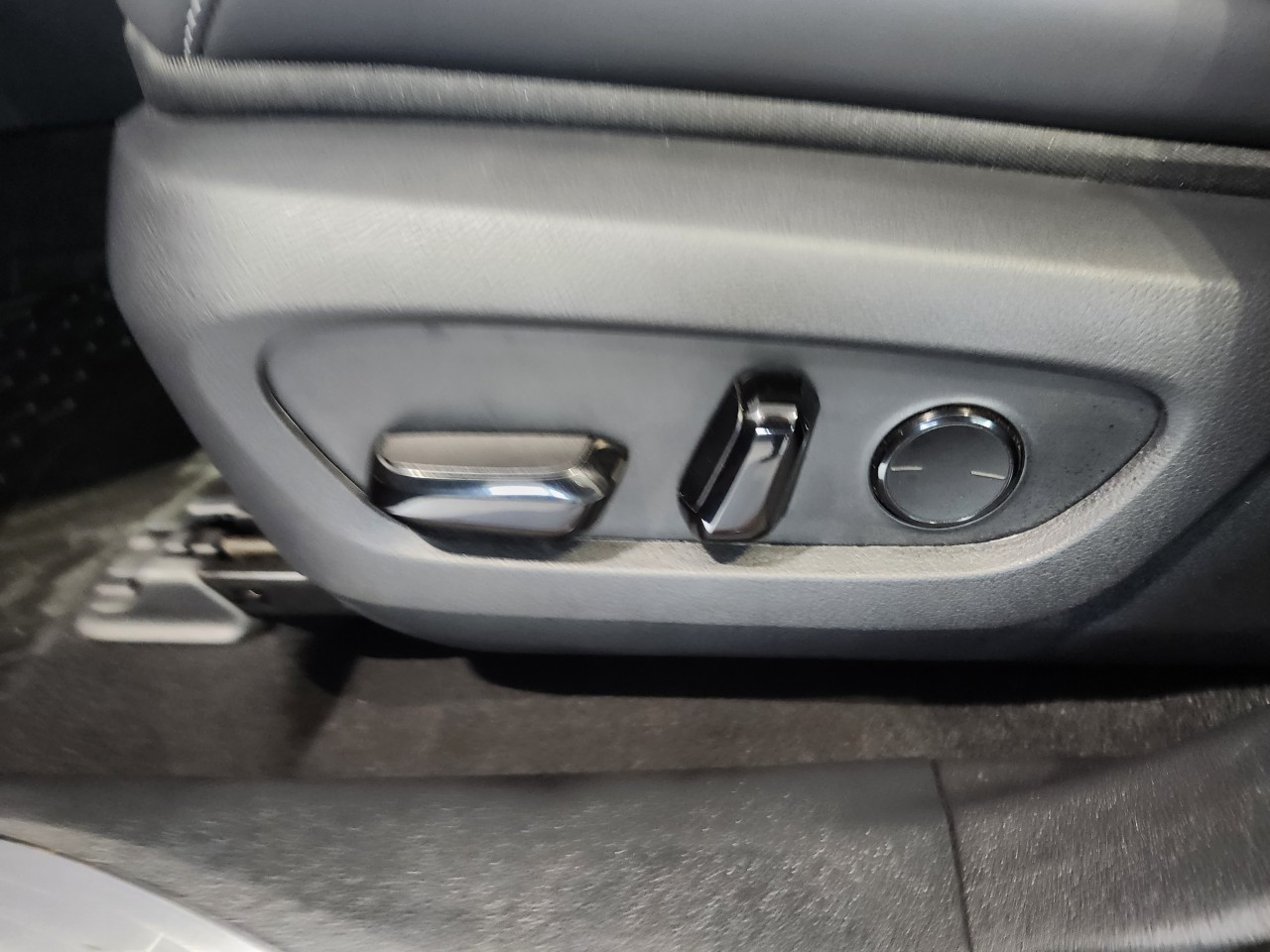 2024 Lexus RX500h - Image 14