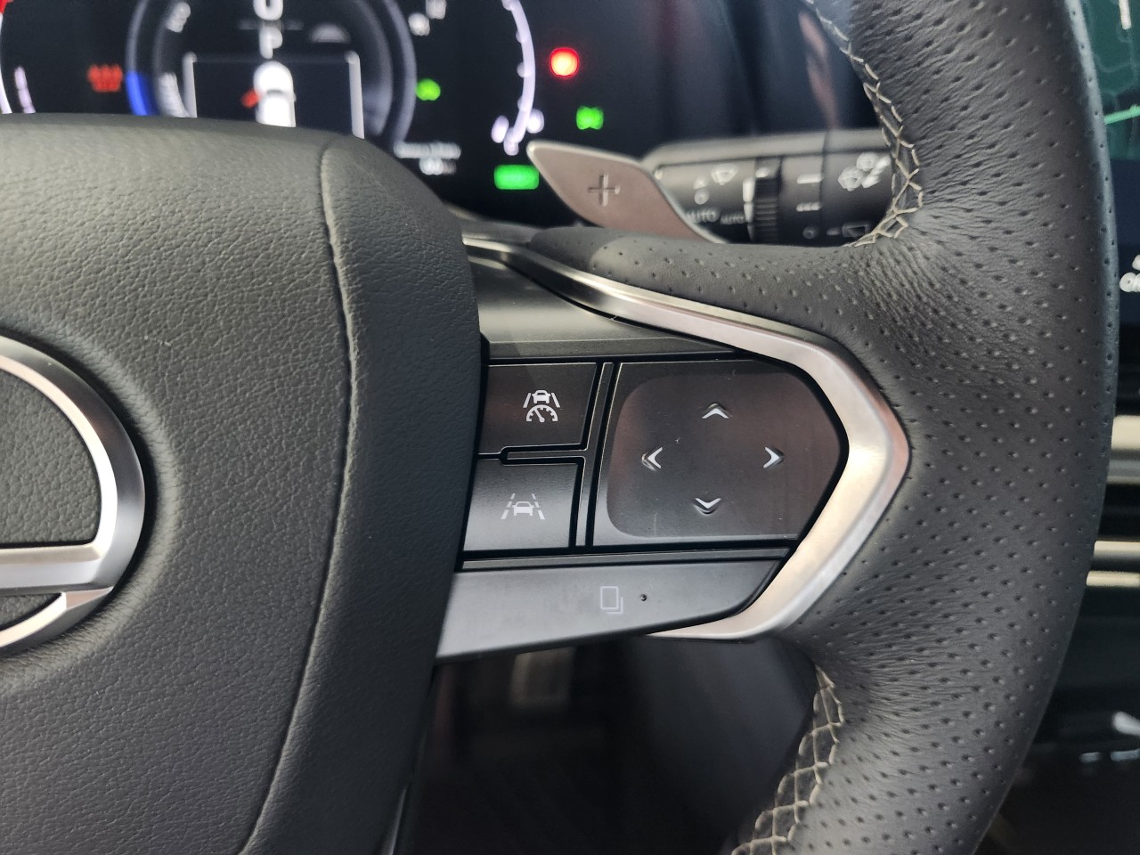 2024 Lexus RX500h - Image 18