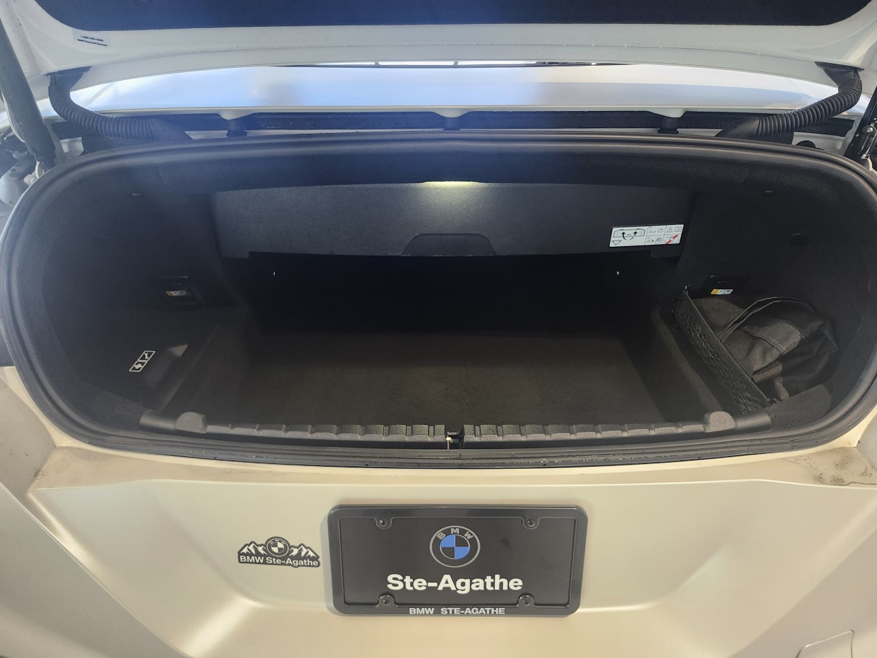 2023 BMW M8 - Image 6