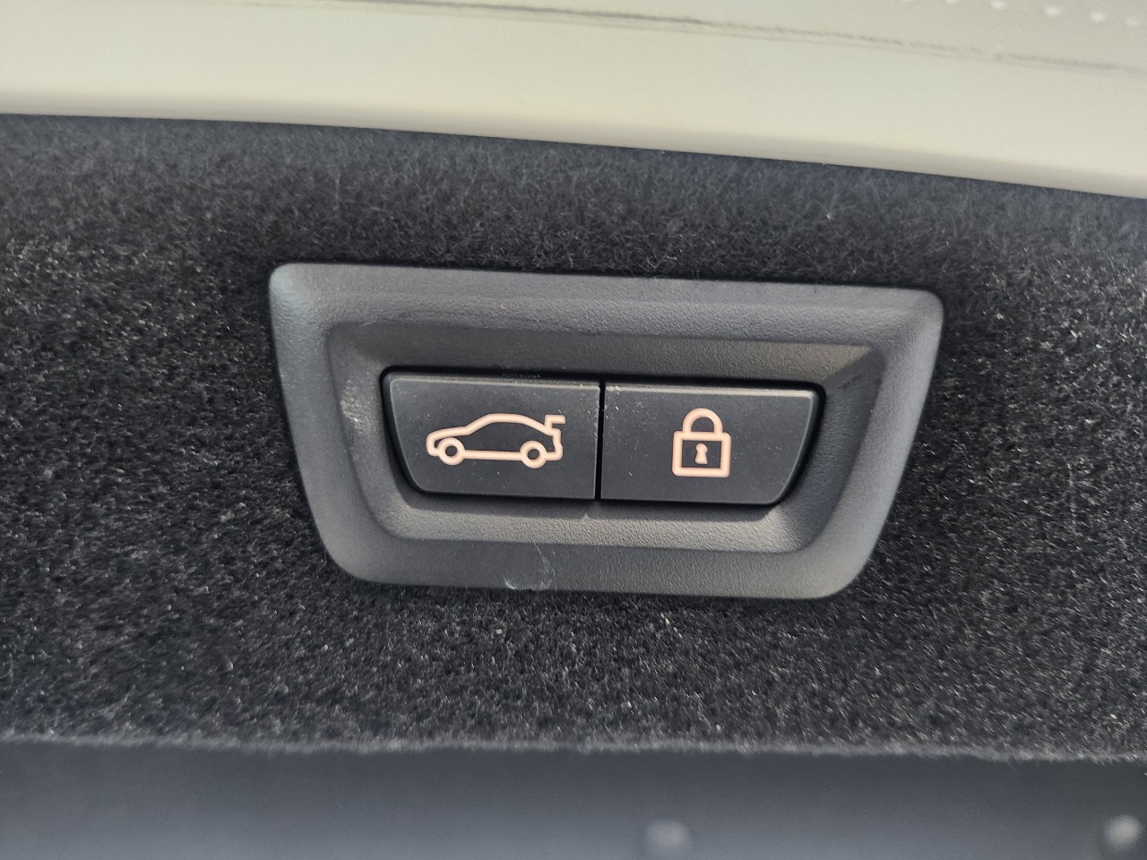 2023 BMW M8 - Image 7