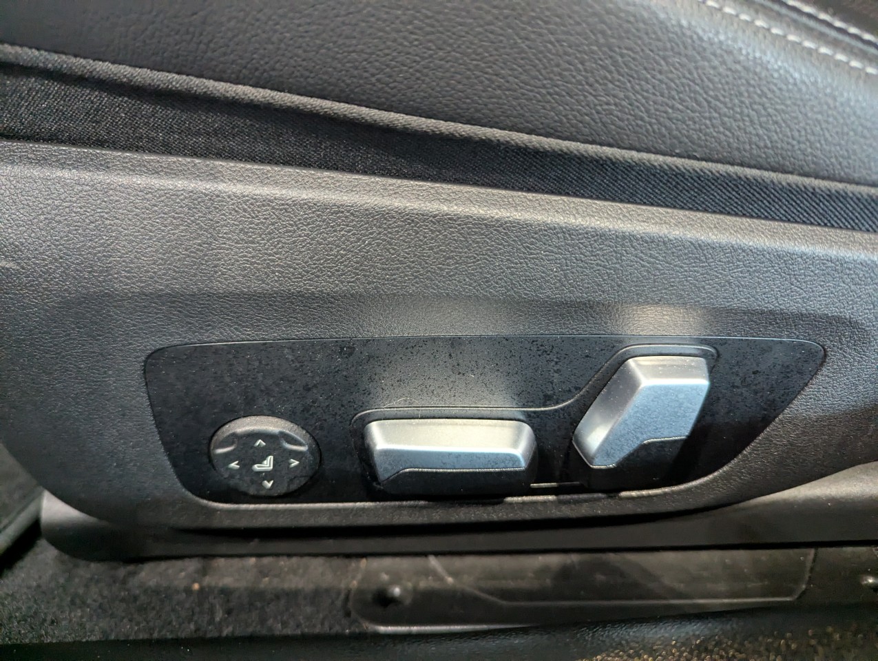 2022 BMW M240i xDrive - Image 12