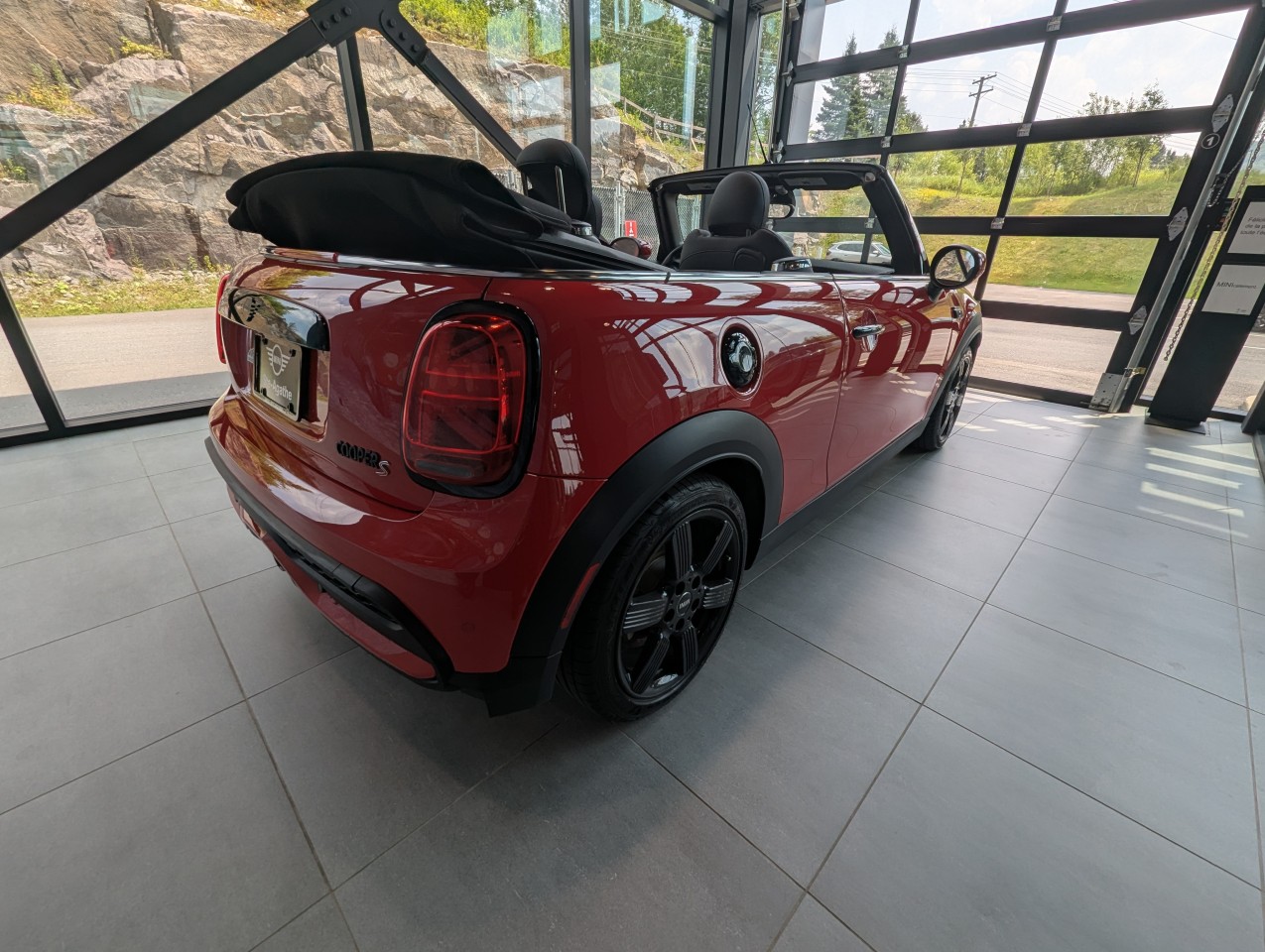 2024 Mini Cooper - Image 12