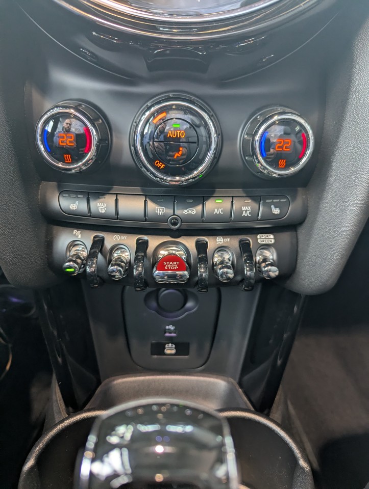 2024 Mini Cooper - Image 26