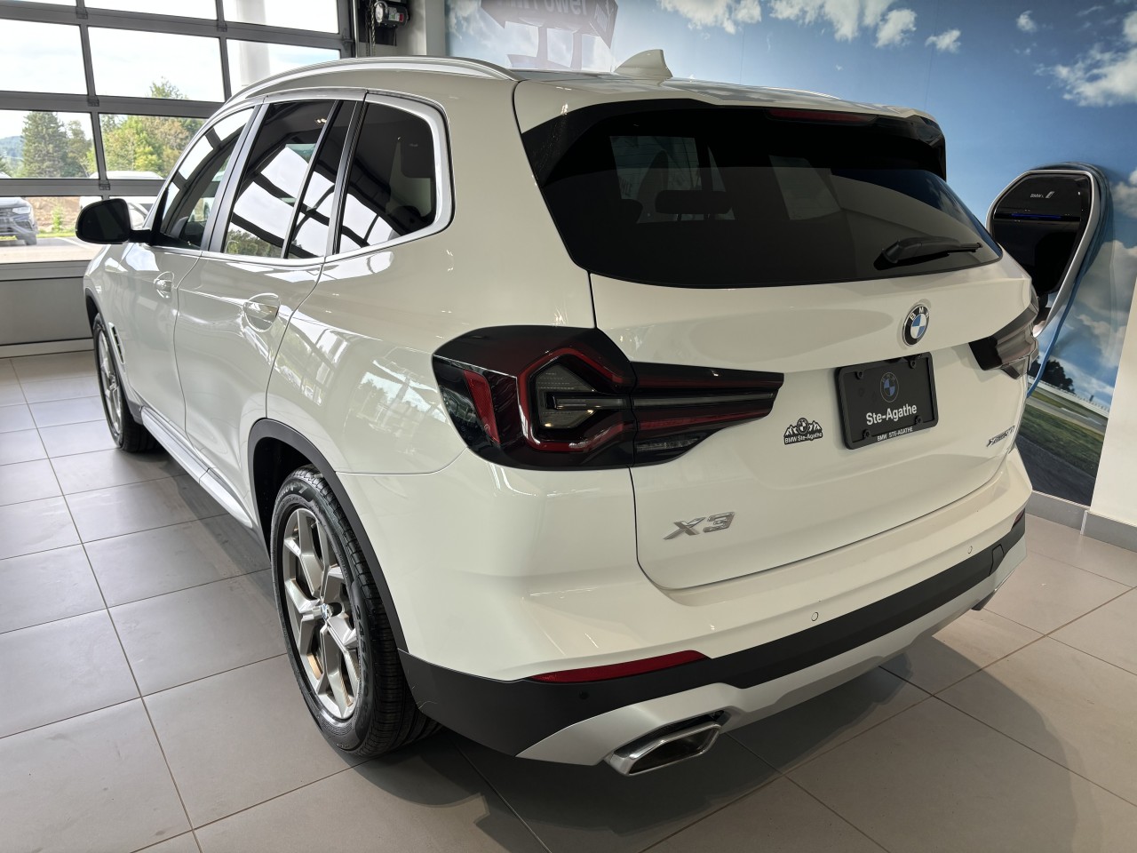 2023 BMW X3 - Image 5