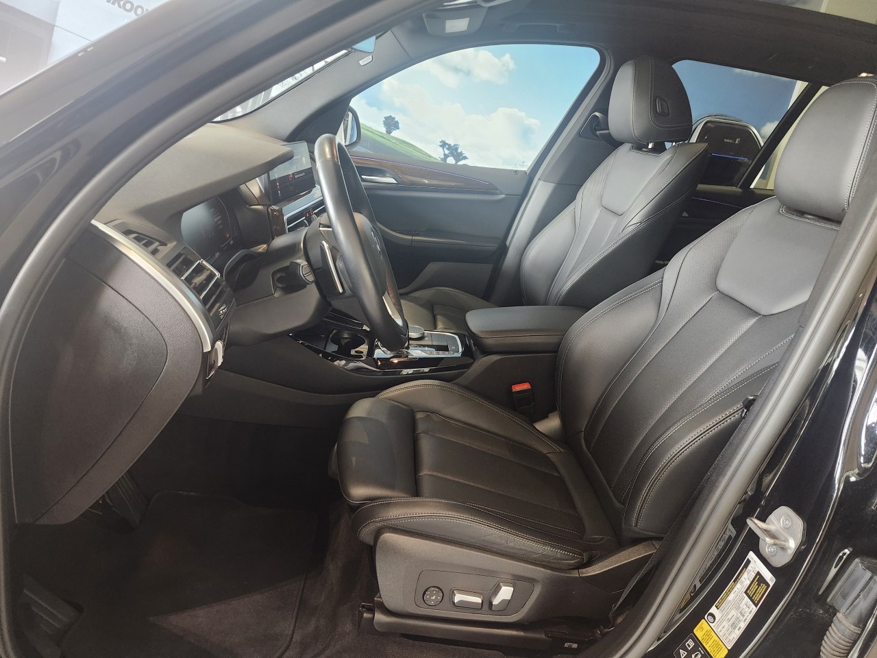 2023 BMW X3 - Image 12