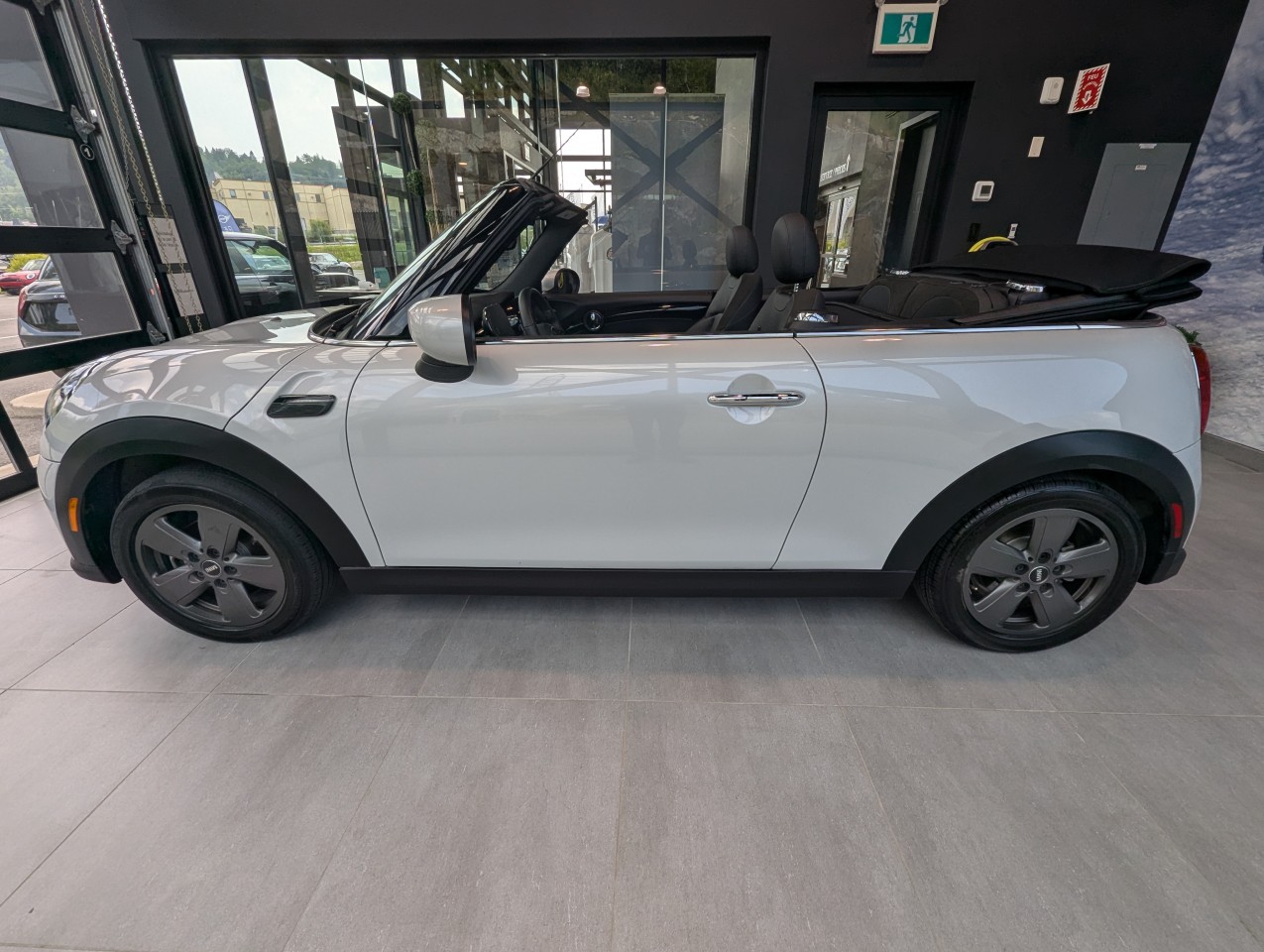 2023 Mini Cooper Cabriolet - Image 3