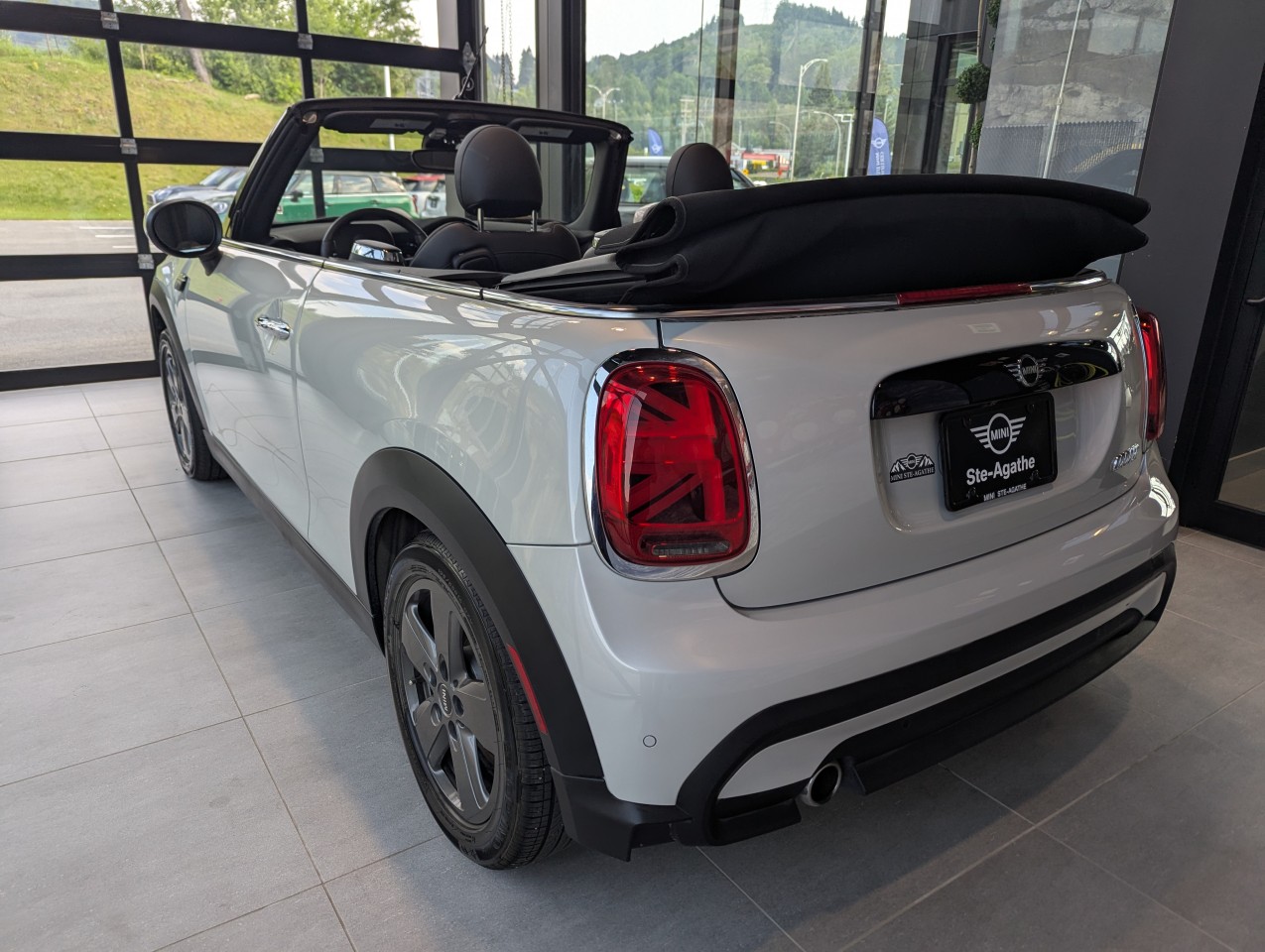 2023 Mini Cooper Cabriolet - Image 4