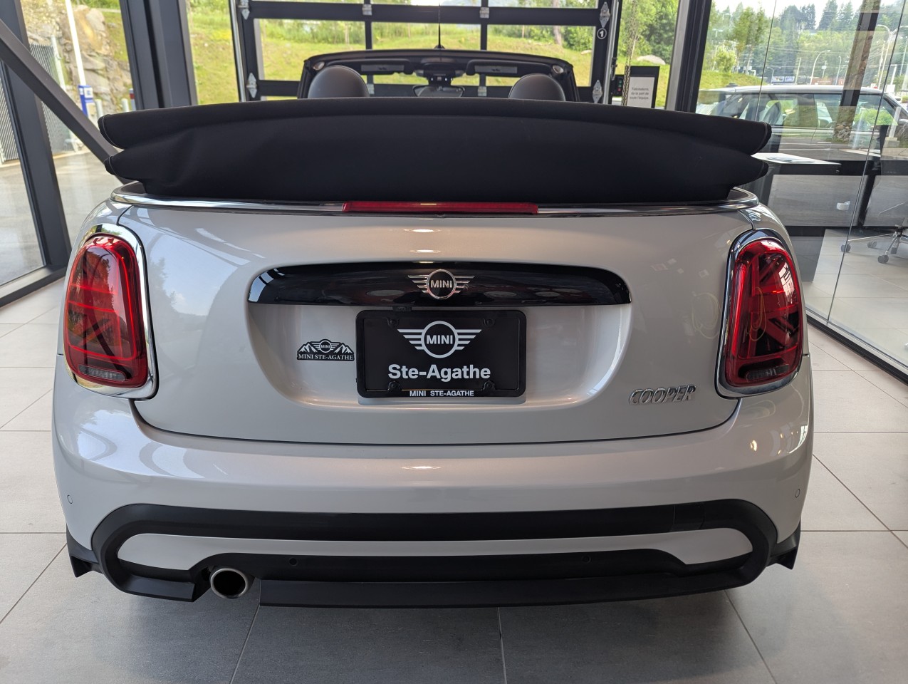 2023 Mini Cooper Cabriolet - Image 5