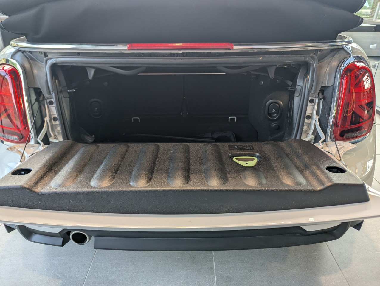 2023 Mini Cooper Cabriolet - Image 8