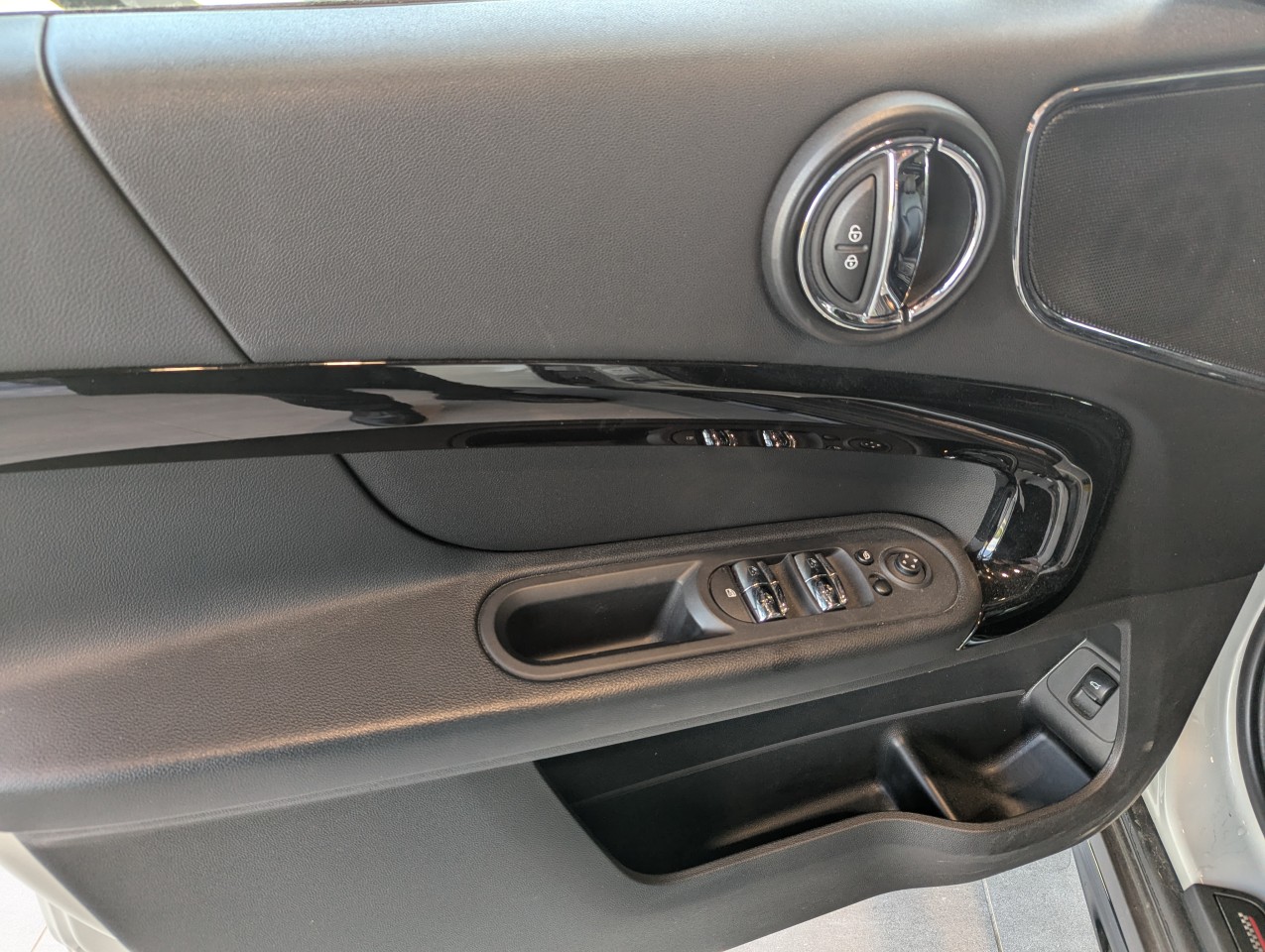 2021 Mini Cooper Countryman - Image 13