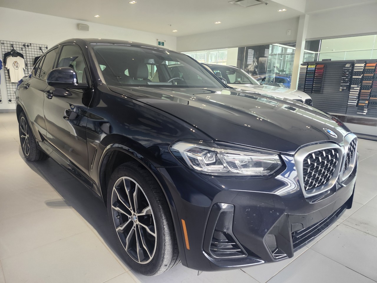 2022 BMW X4 - Image 9