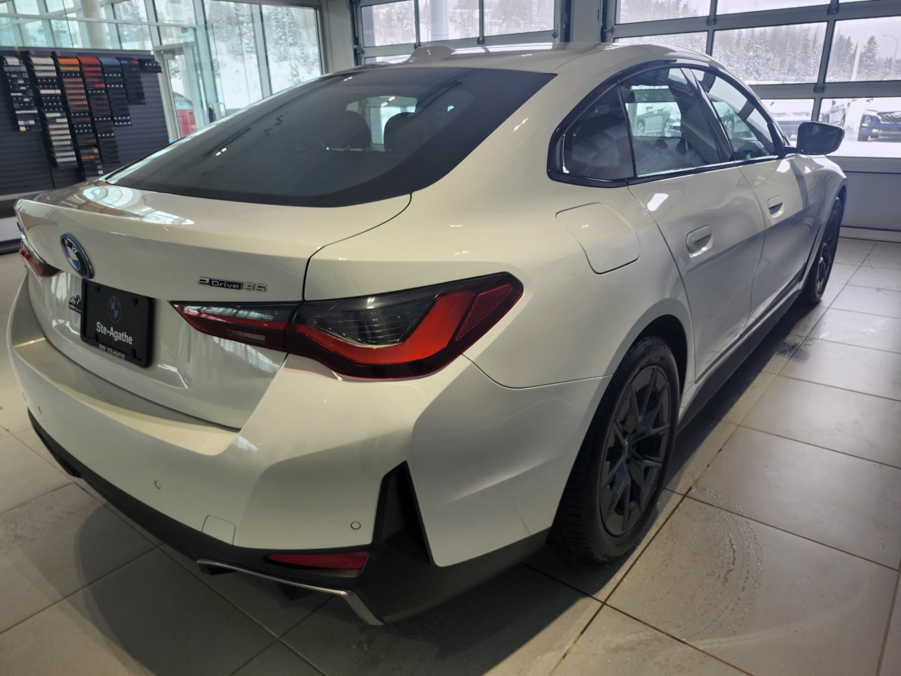 2023 BMW i4 - Image 8