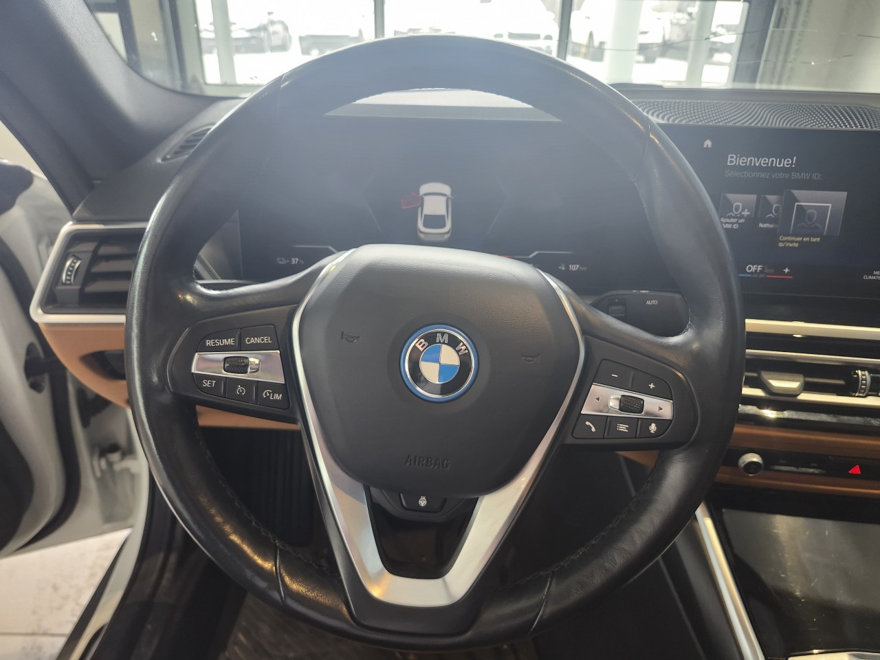 2023 BMW i4 - Image 13