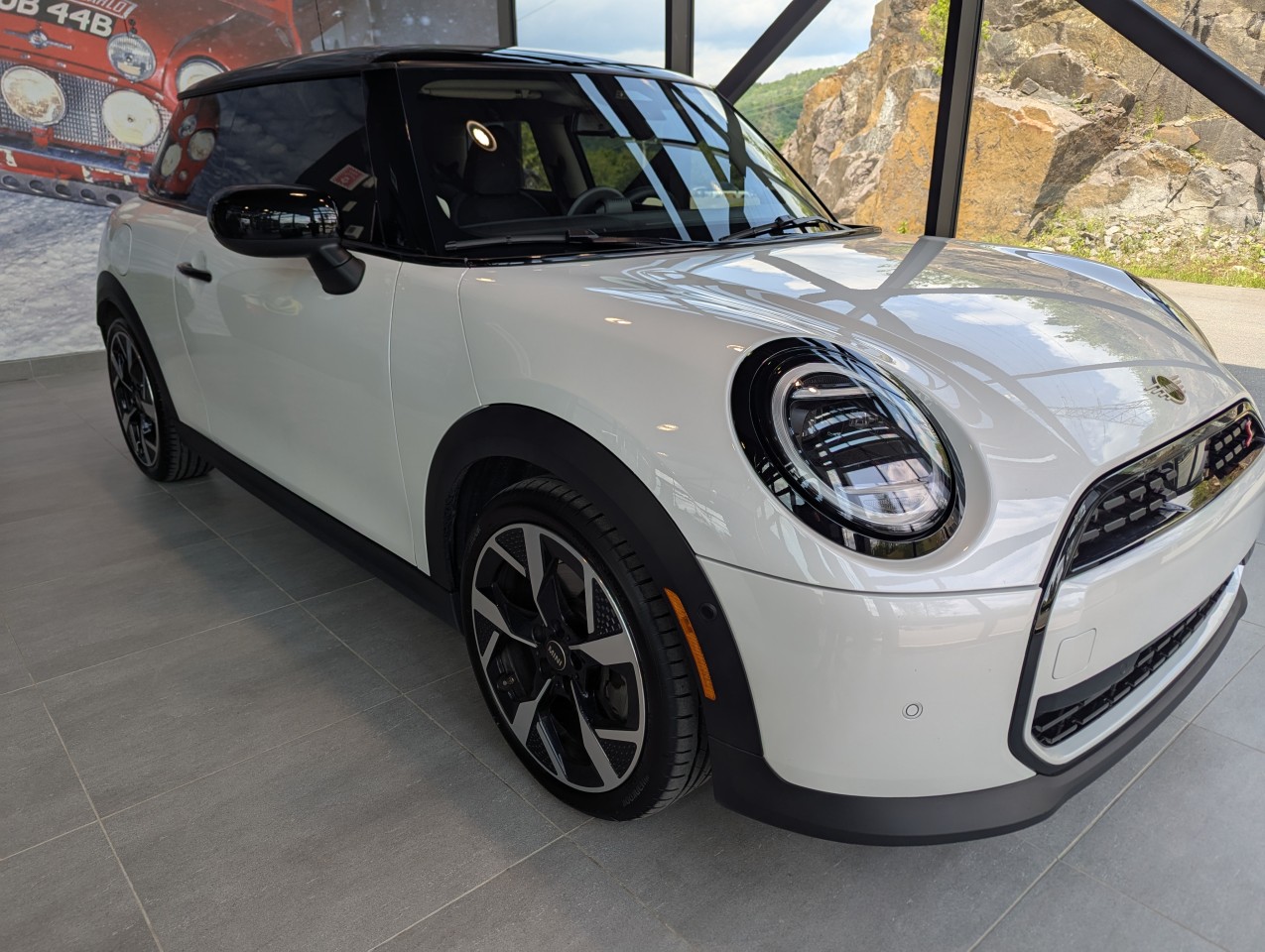 2025 Mini Cooper - Image 7