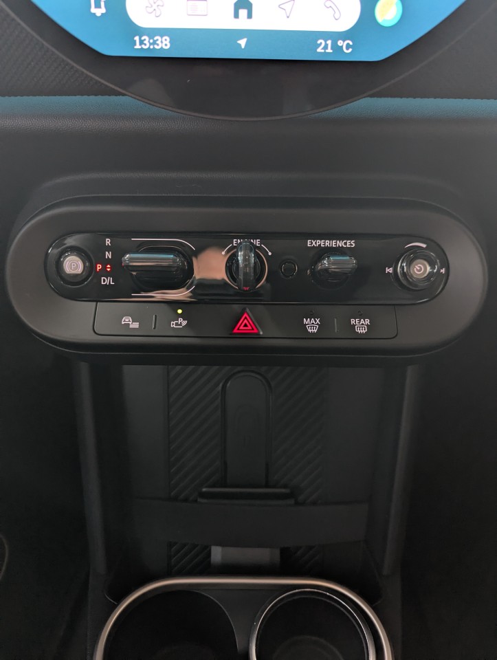 2025 Mini Cooper - Image 18