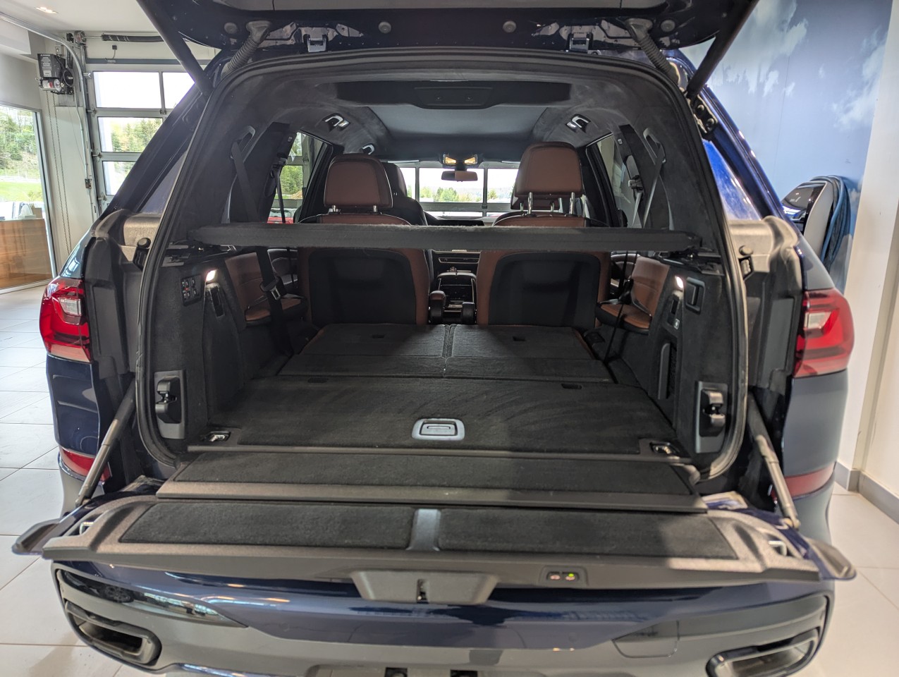 2022 BMW X7 - Image 8