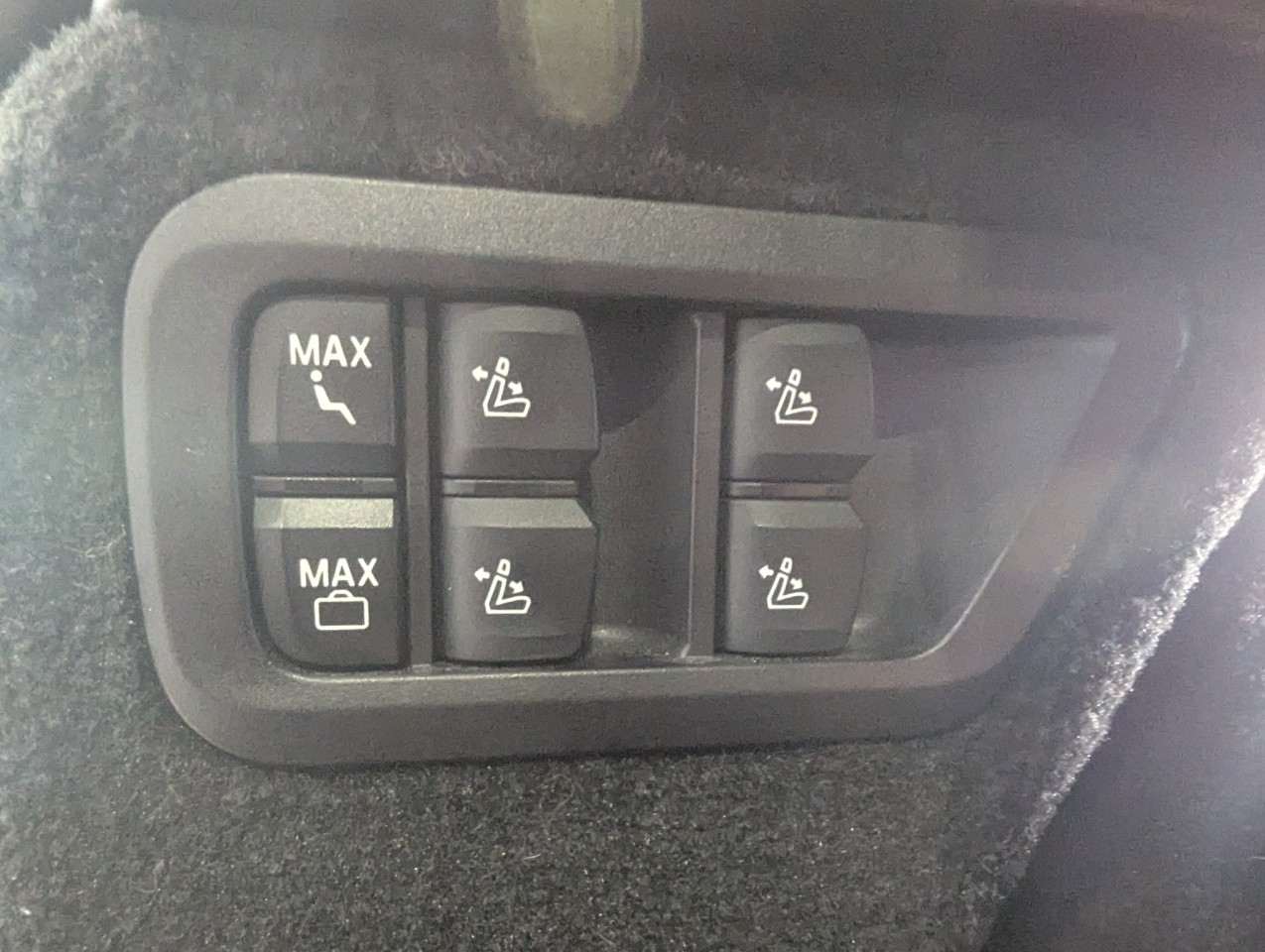 2022 BMW X7 - Image 12