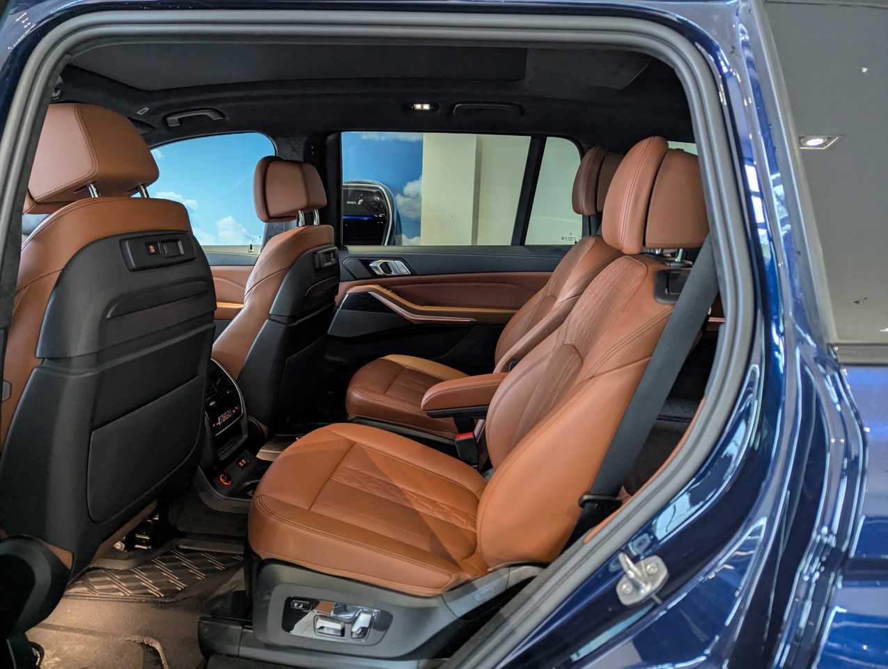 2022 BMW X7 - Image 15