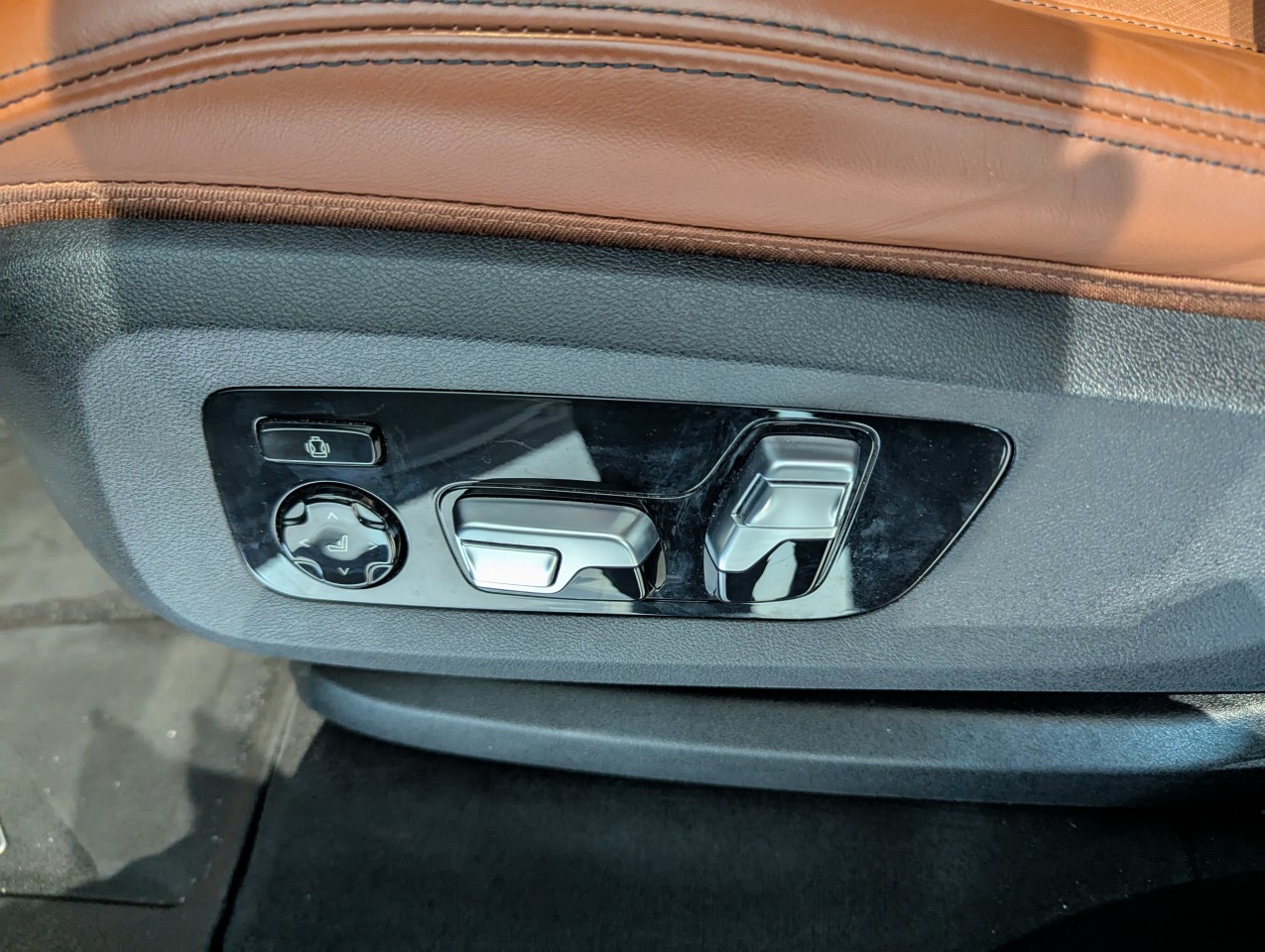 2022 BMW X7 - Image 19