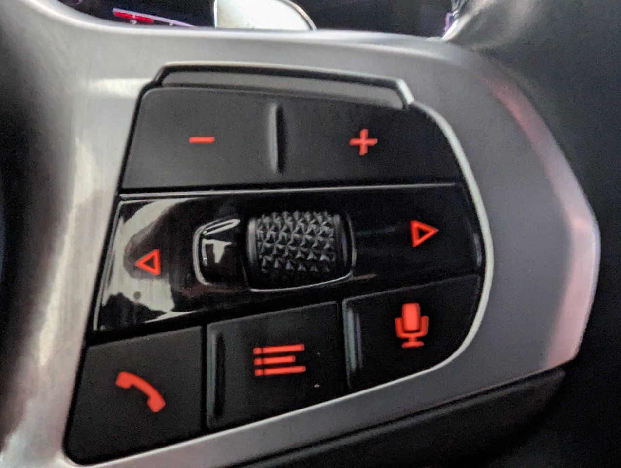 2022 BMW X7 - Image 21