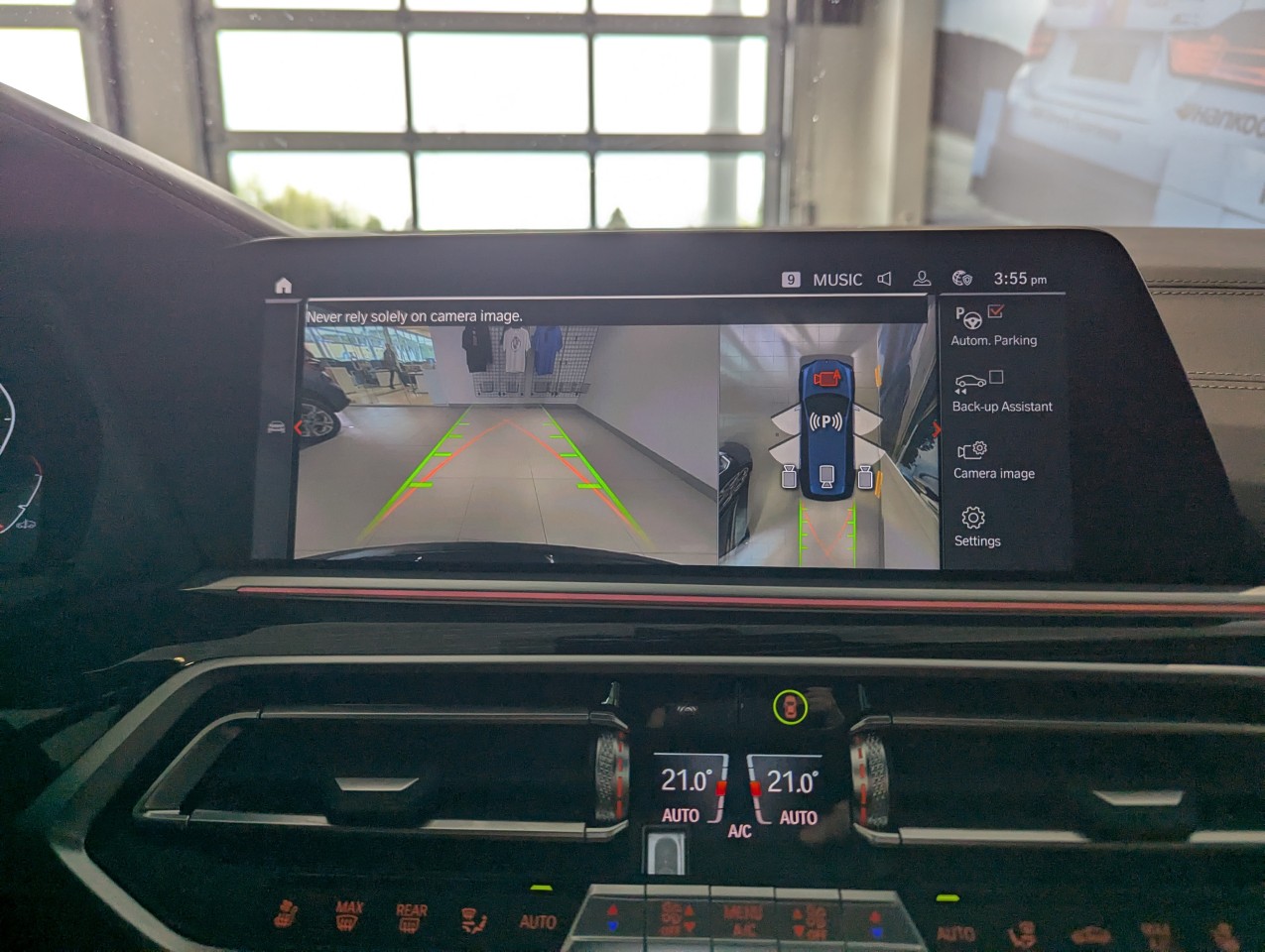 2022 BMW X7 - Image 25