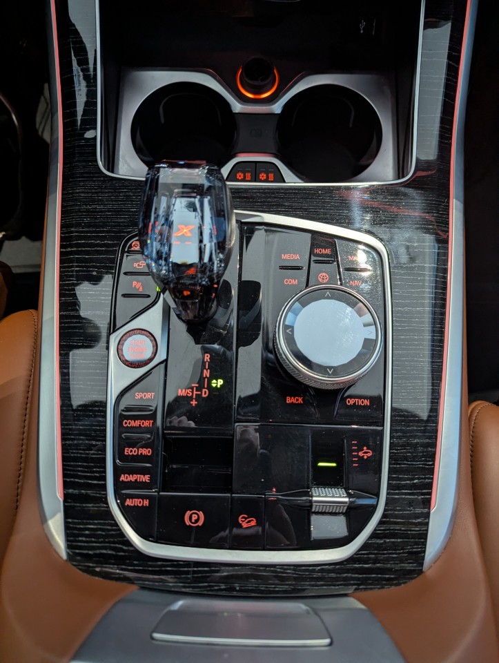 2022 BMW X7 - Image 26