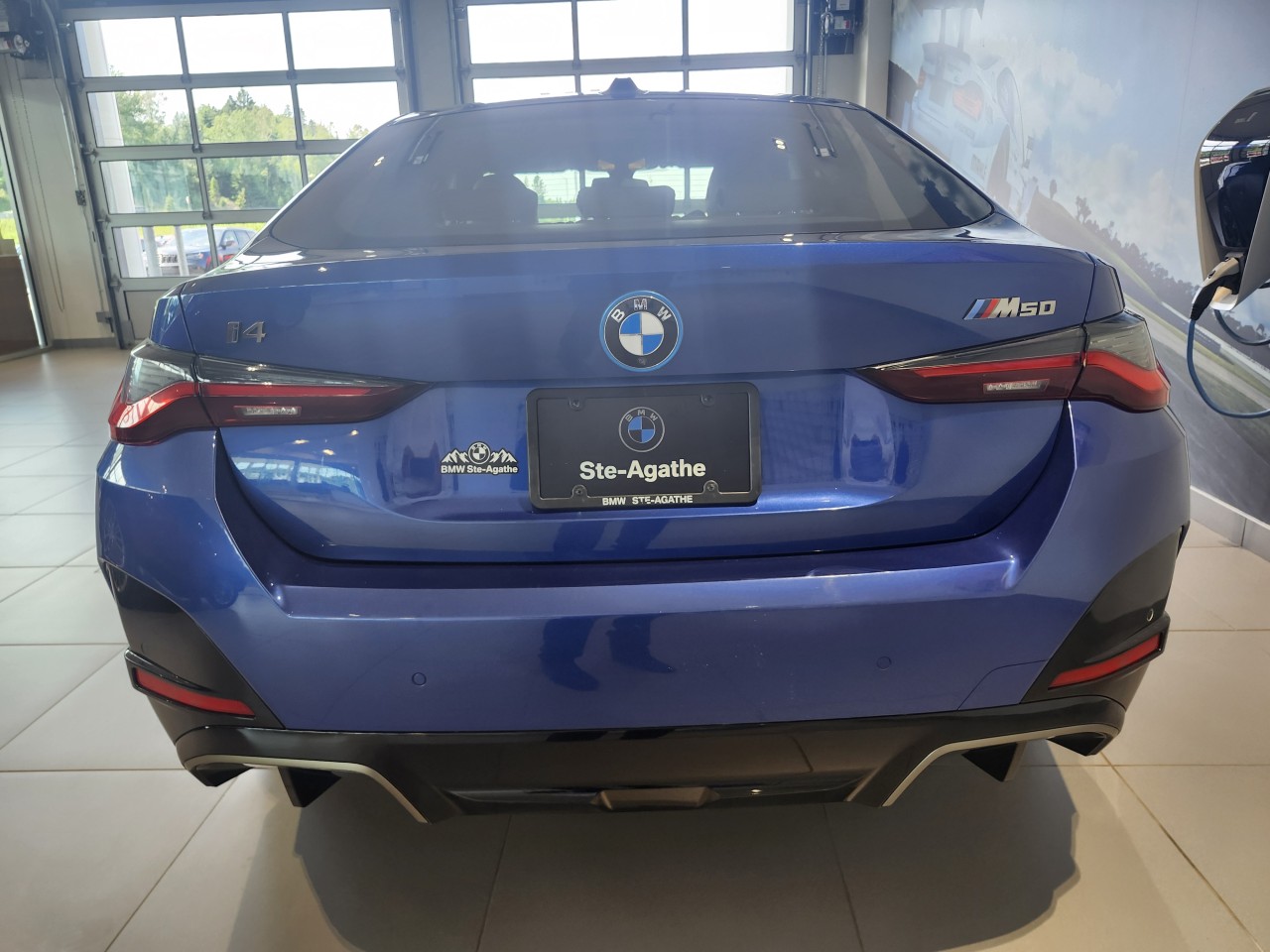 2023 BMW i4 - Image 5