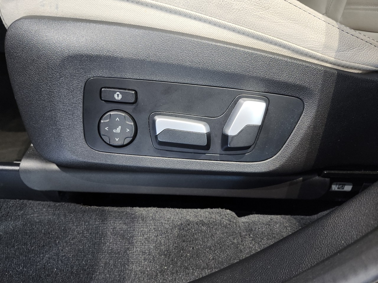 2022 BMW X3 - Image 13