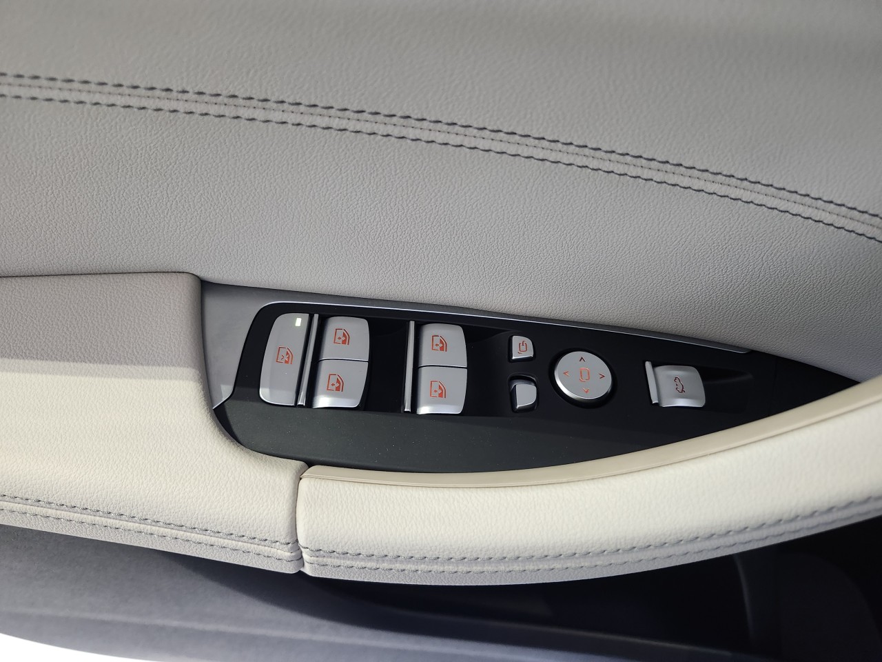 2022 BMW X3 - Image 24