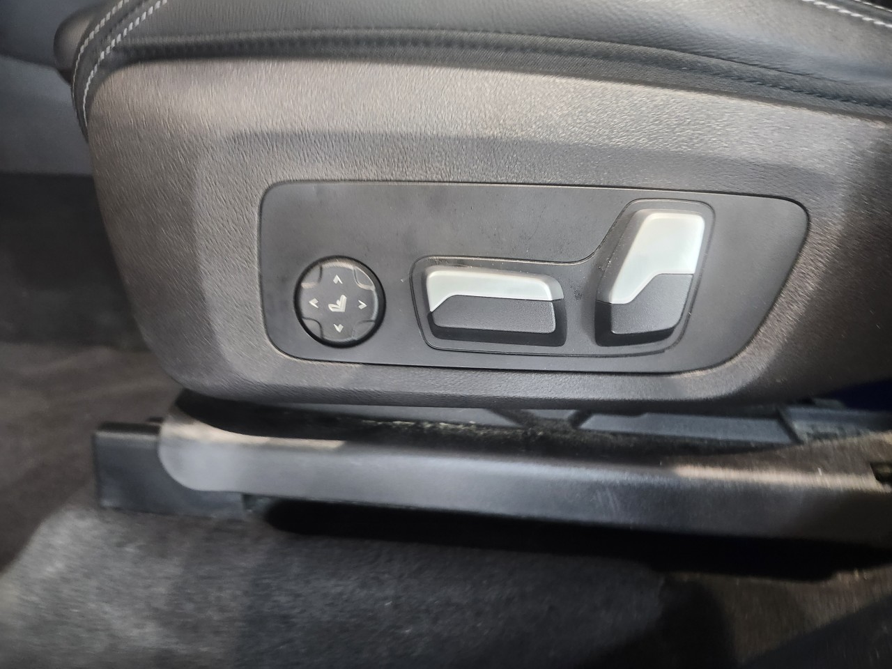 2023 BMW X3 - Image 13