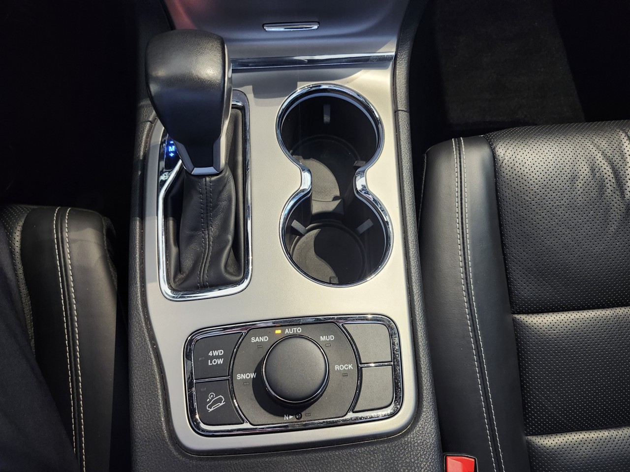 2021 Jeep Grand Cherokee - Image 21