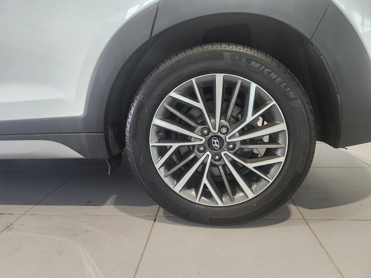 2021 Hyundai Tucson - Image 3