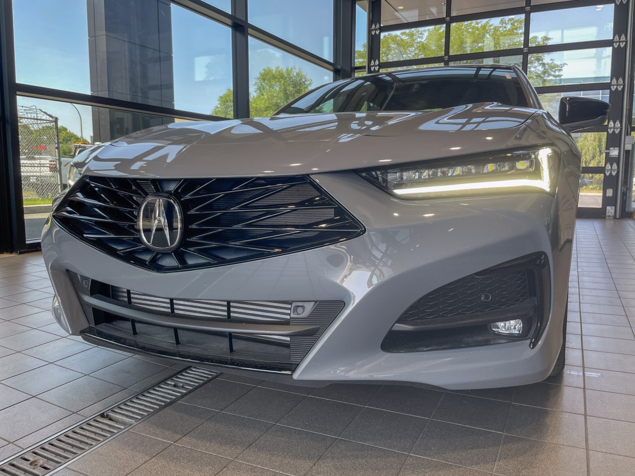 2025 Acura TLX - Image 2