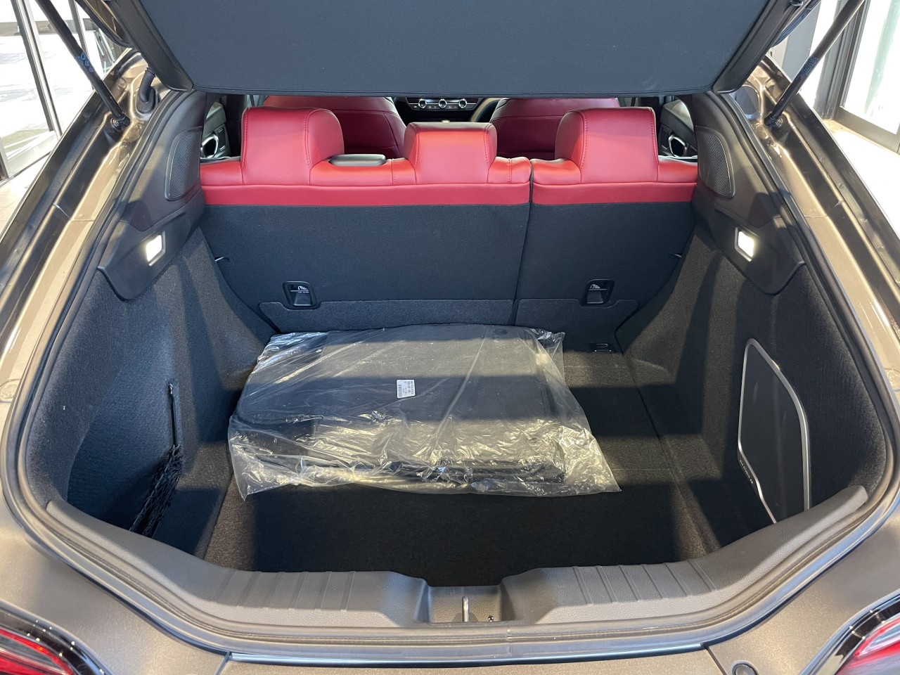 2025 Acura Integra - Image 9