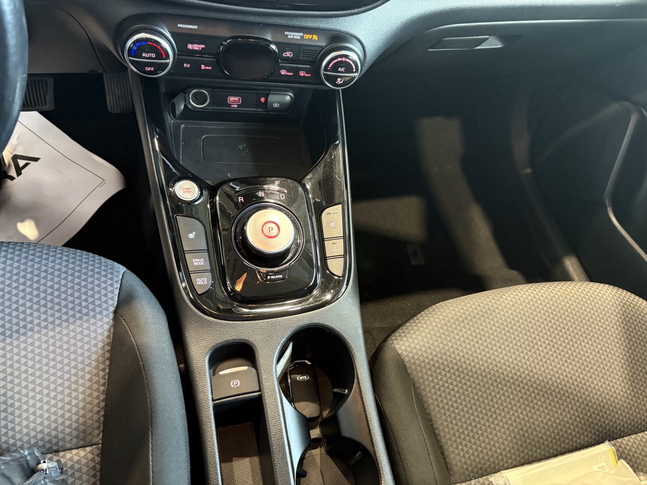 2021 Kia Soul EV - Image 15