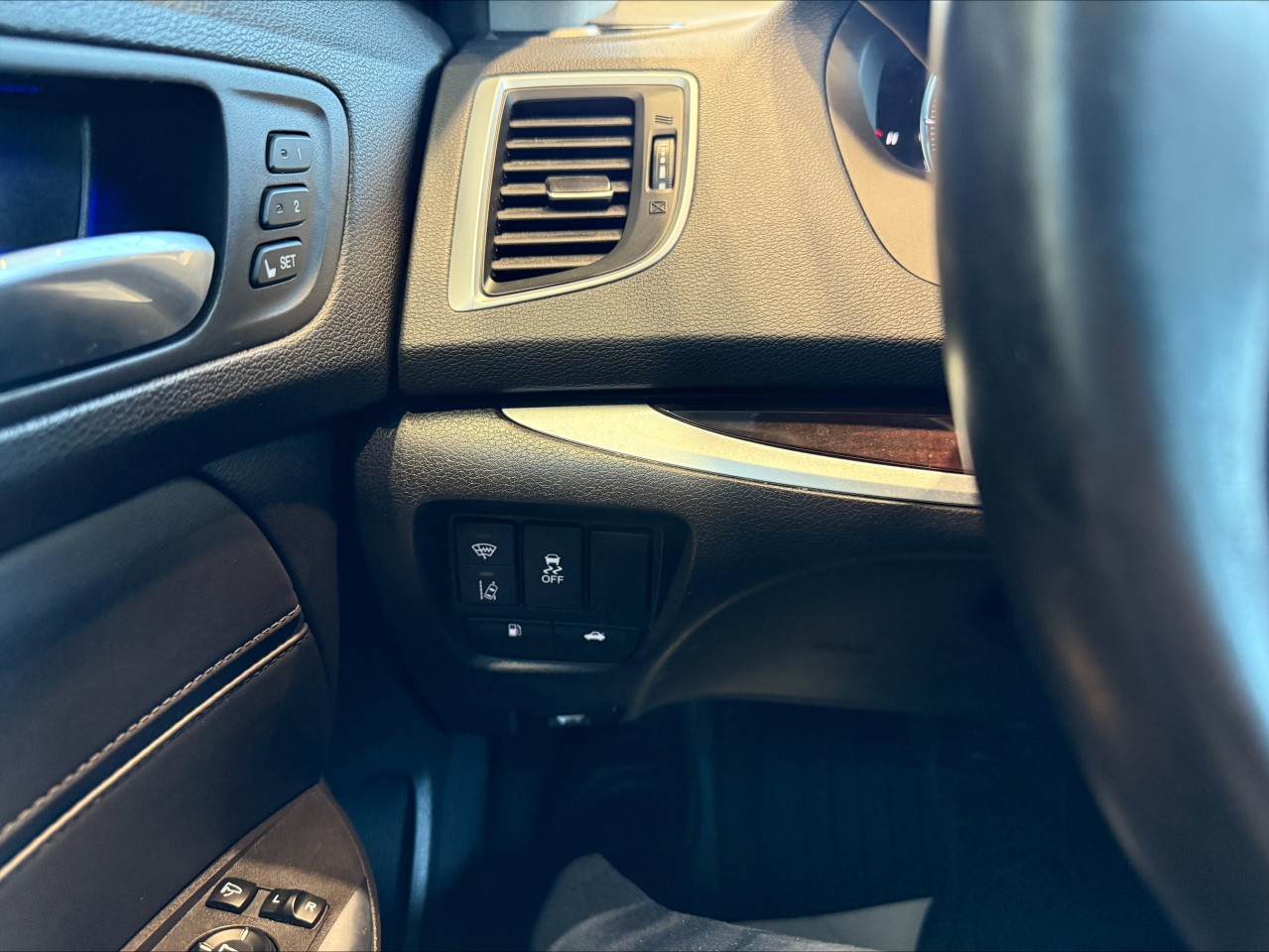 2017 Acura TLX - Image 17