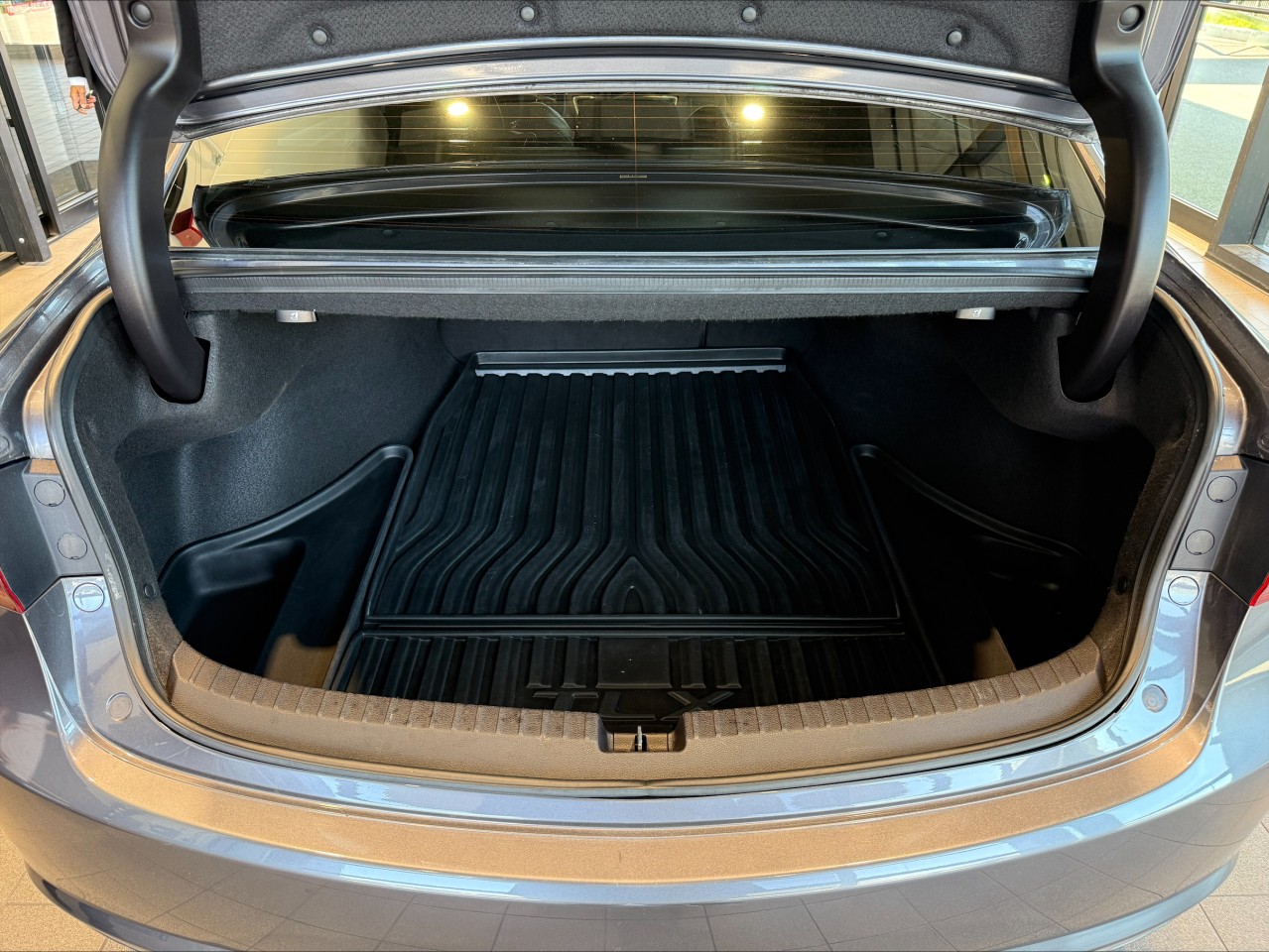 2017 Acura TLX - Image 20