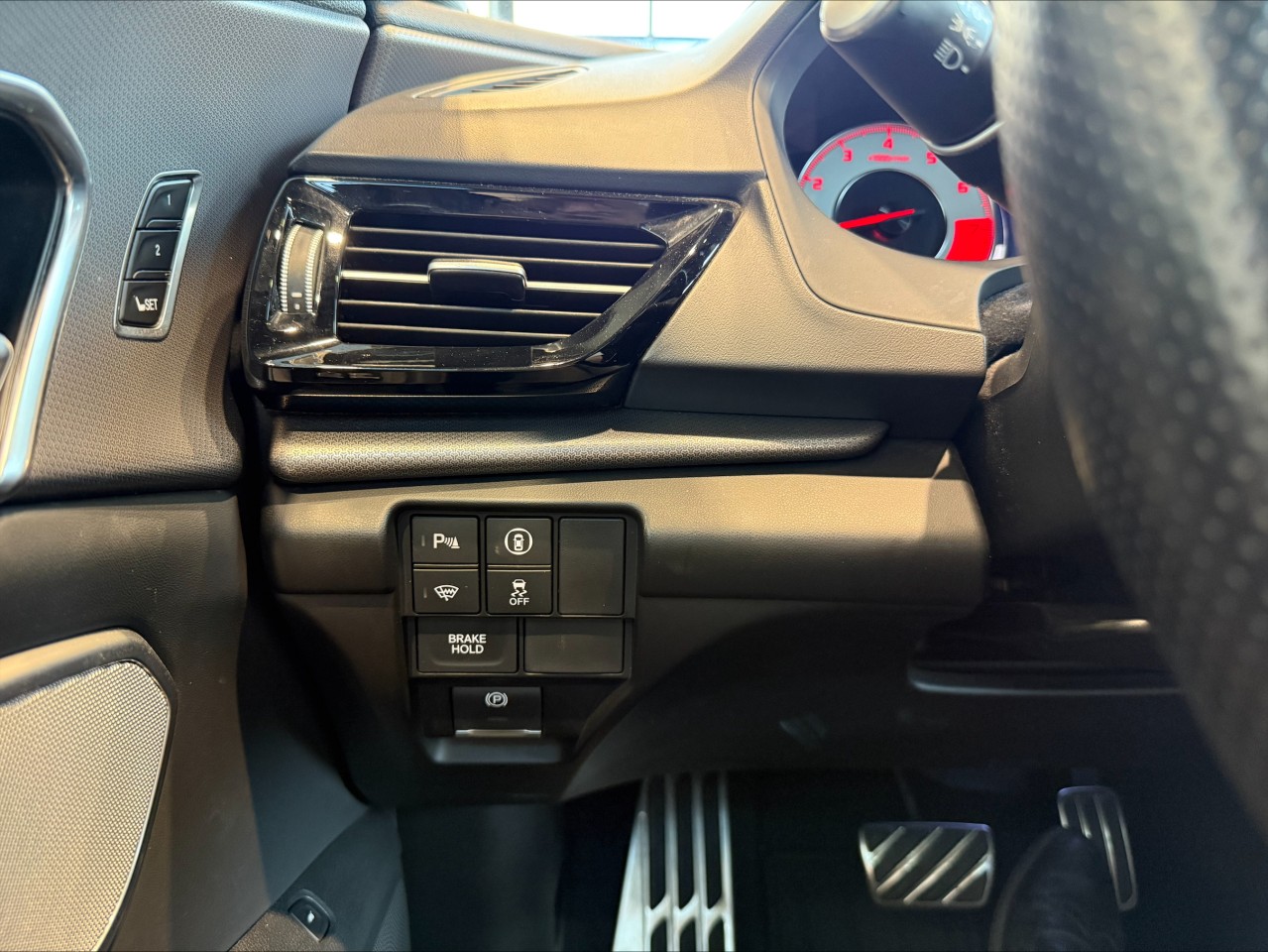 2023 Acura RDX - Image 18