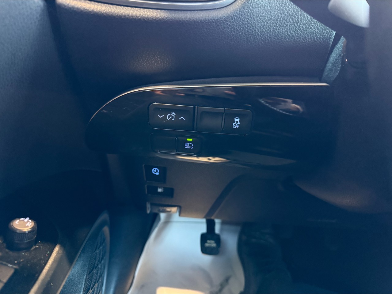 2019 Toyota Prius Prime - Image 17