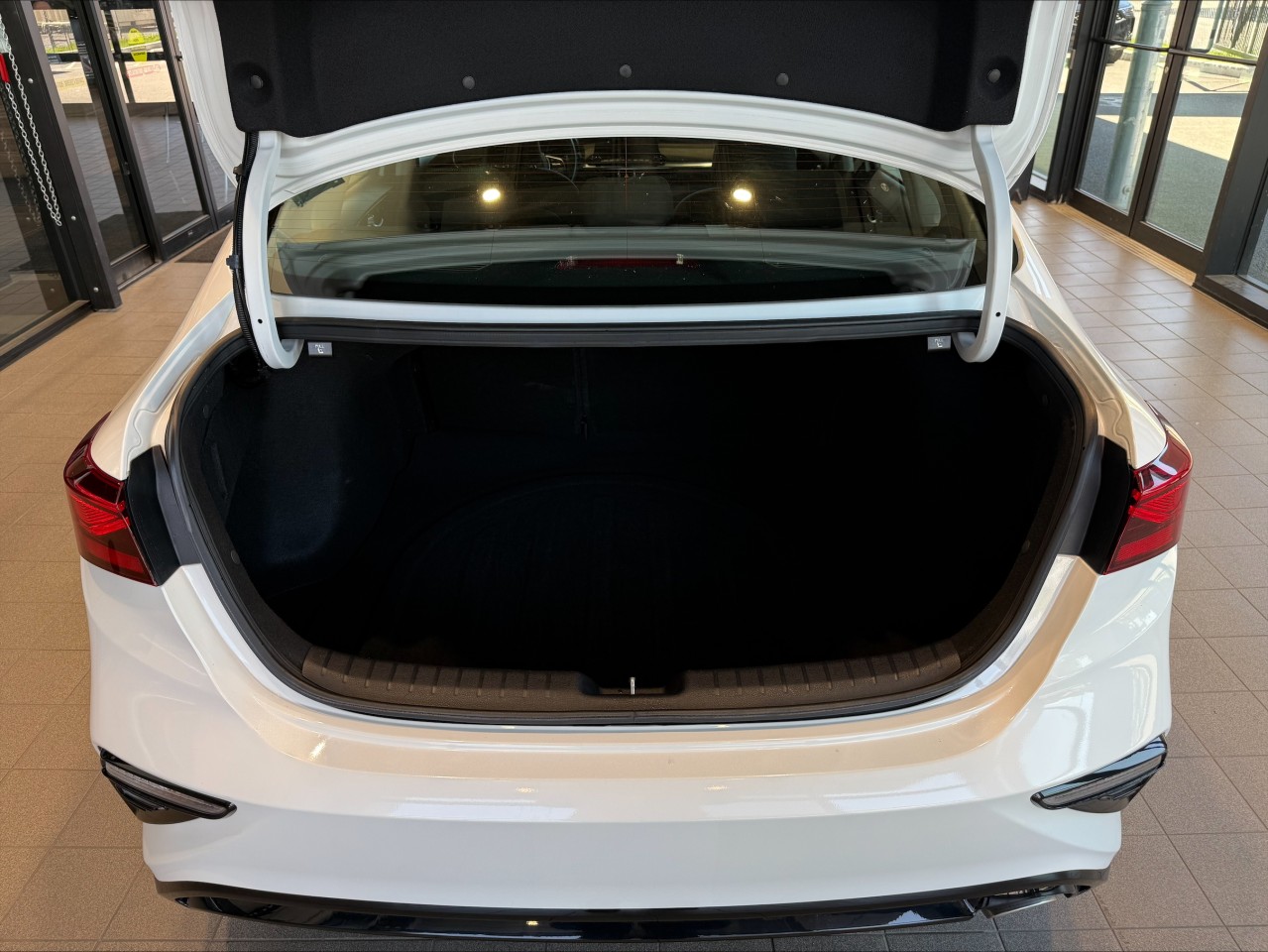 2020 Kia Forte - Image 18