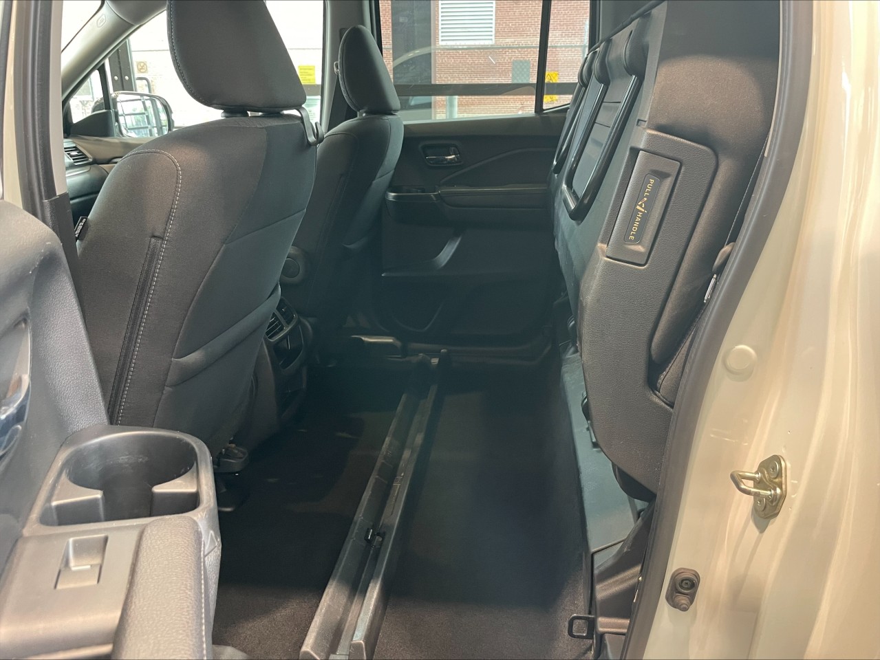 2017 Honda Ridgeline - Image 11