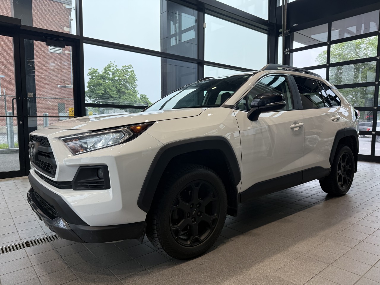 2021 Toyota RAV4 - Image 3