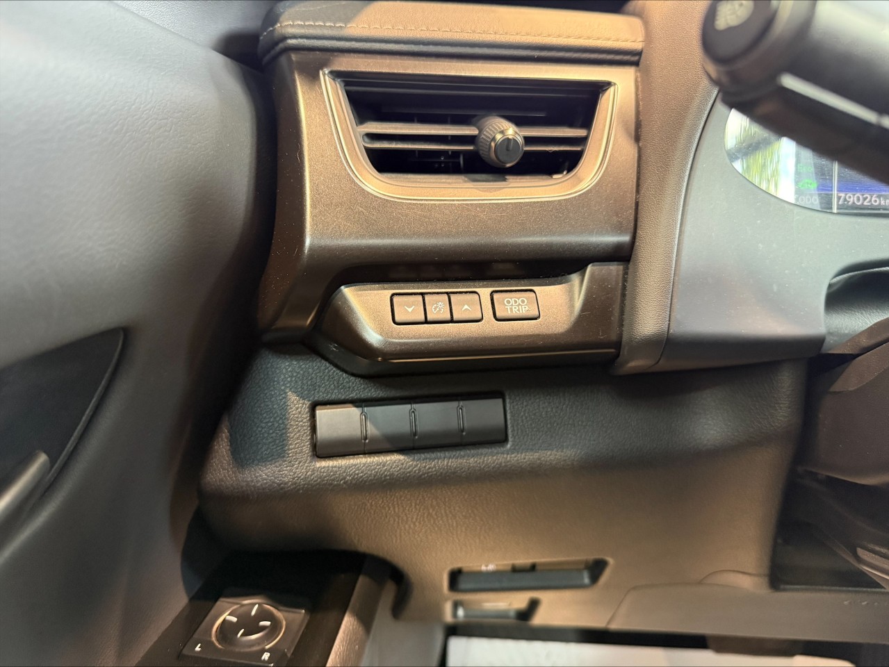 2021 Lexus UX250h - Image 16