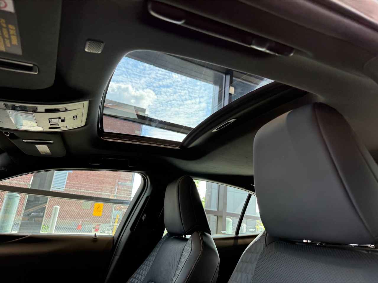 2021 Lexus UX250h - Image 18